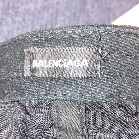 Balenciaga Black Hat with White Embroidery - Picture 4 of 5